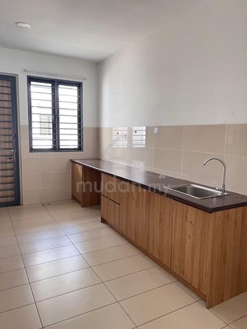 Ayra Bandar Bukit Raja with kitchen cabinet and grill for rent 1