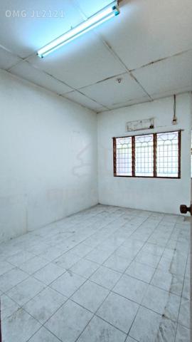 Taman sentosa Single Storey House For sale fully extended behind 1