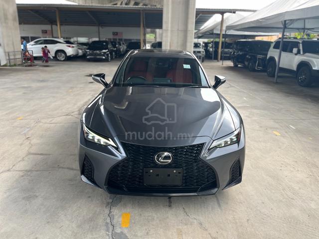 2021 Lexus IS300 2.0 F-SPORT / LIKE NEW / RED LTHR - 2