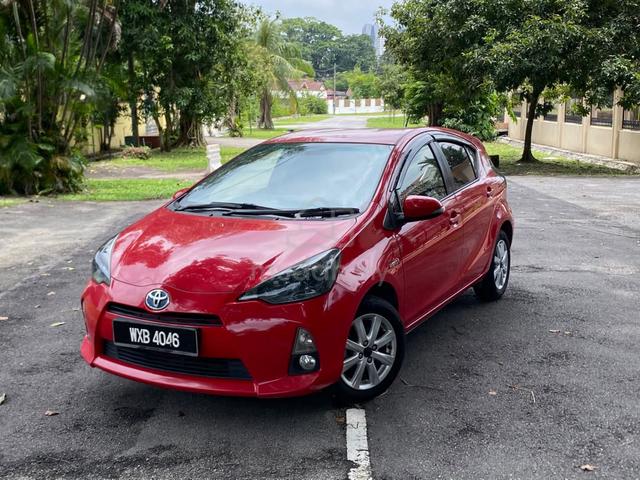 2012 Toyota PRIUS C 1.5 (HYBRID) (A) - 1