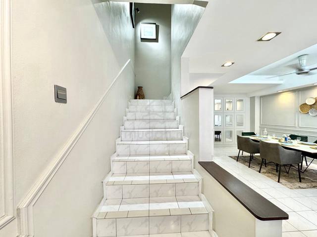 Facing Open Renovated  Teres 2 Tingkat Greenhills Kota Kemuning 4