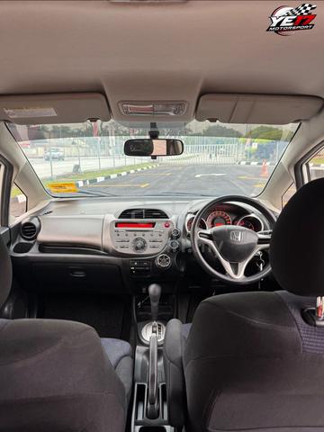 2014 Honda JAZZ GE 1.5 VTEC AUTO - 5