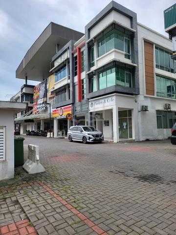 Corner First & Second Floor Shop at Bangi Gateway Streetmall for Rent 1