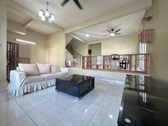 (END LOT/PARTLY FURNISHED )2 Sty Taman Prima Tropika Seri Kembangan 1