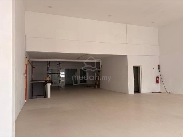 32’X85’, 1sf Floor 3 Storey Shop Lot, Bukit Jelutong - Facing Road 1