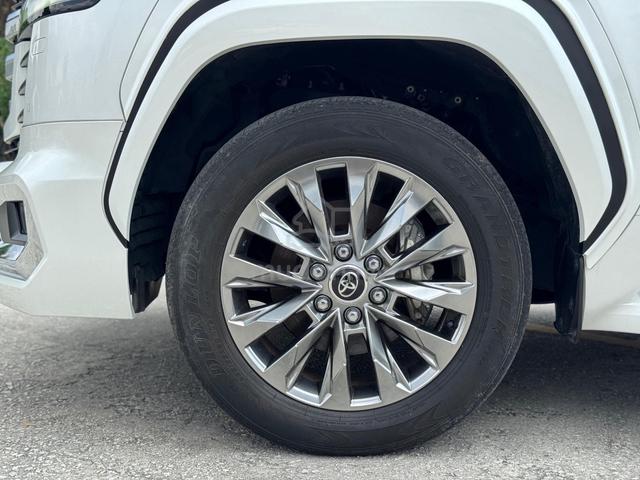 2022 Toyota LANDCRUISER 3.3 ZX LC300 (A) Black INT - 5