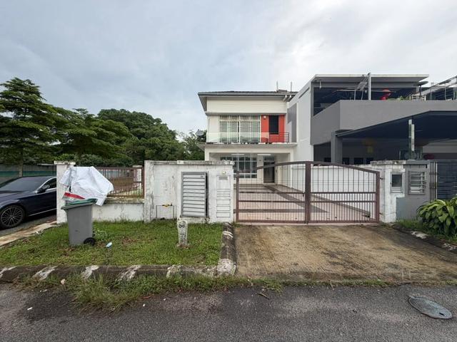Bandar Uda Utama Double Storey Terrace Endlot House 4bed Skudai Johor 1