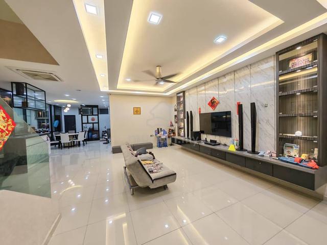 Bandar Seri Alam/ 2 Storey Teres/ Endlot With Land/ Renovated Unit 1