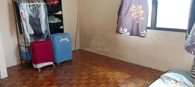 Master Room for Rent at U Heights Near USM 1