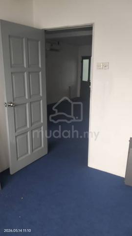 Bilik Untuk Disewa  1