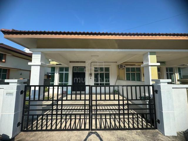 Semi D House At Taman Seri Rambai 1, Melaka 1