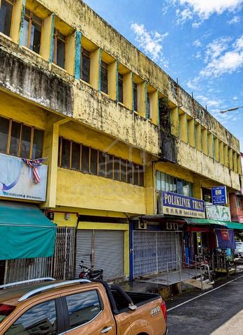 Kulai 3-storey shoplot 1
