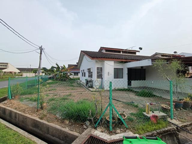 Teres 1 Tingkat Taman Suriani Kangar | Corner Lot 1