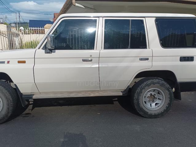 1995 Toyota LANDCRUISER 2.8 II LJ79RV (M) - 3