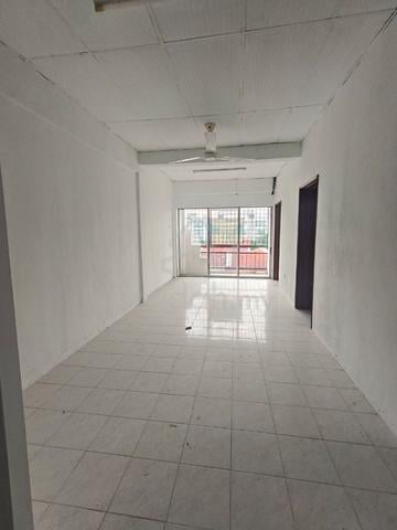 Taman Sri Kuching, Jalan Ipoh 1
