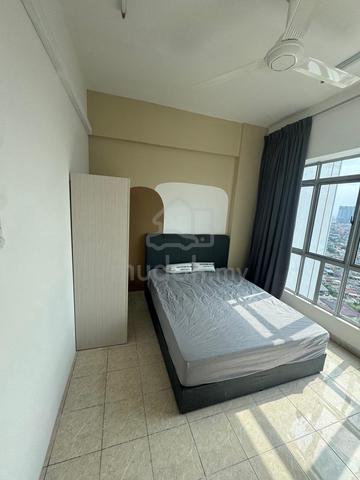 Female Unit Medium Room For Rent Petaling Jaya @ Millennium Square 1