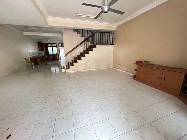 Jalan Rumbia @ Taman Daya Double Storey 4B3B South Partially Furnished 2