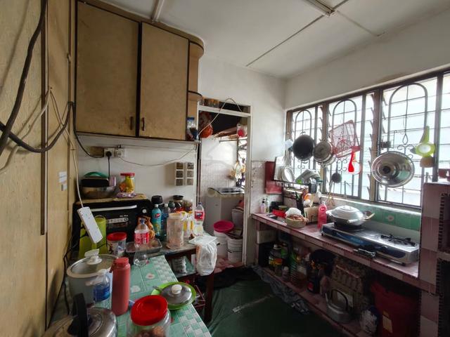 Flat Taman Ungku Tun Aminah 1