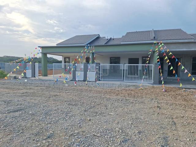 16 mins to Melaka Sentral Single Storey House nr Pulau Gadong Melaka 1