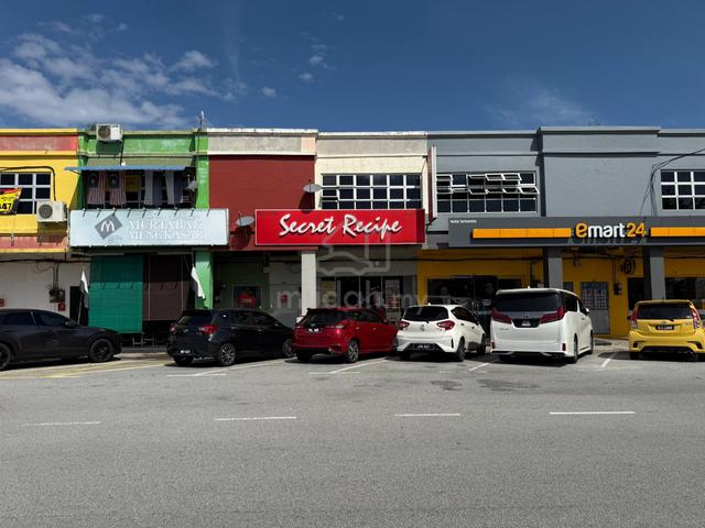 Investment Shoplot in Pekan | Tenanted by Secret Recipe 1