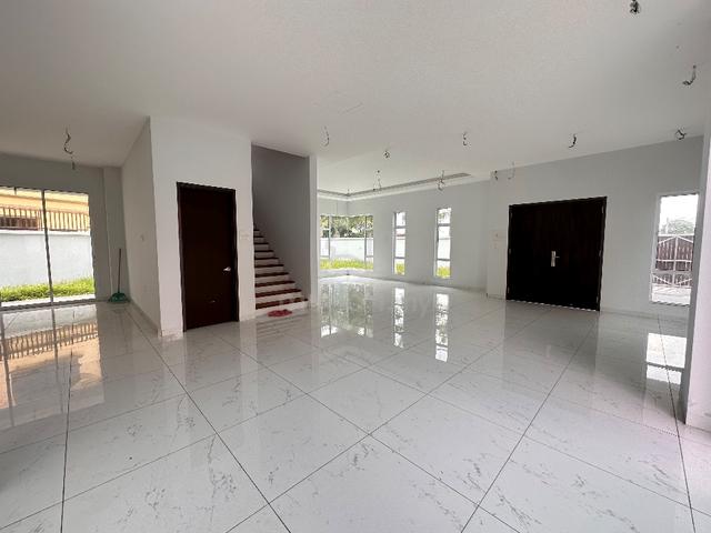 Brand New 3 Storey Bungalow Kampung Merdeka 83000 Batu Pahat 4