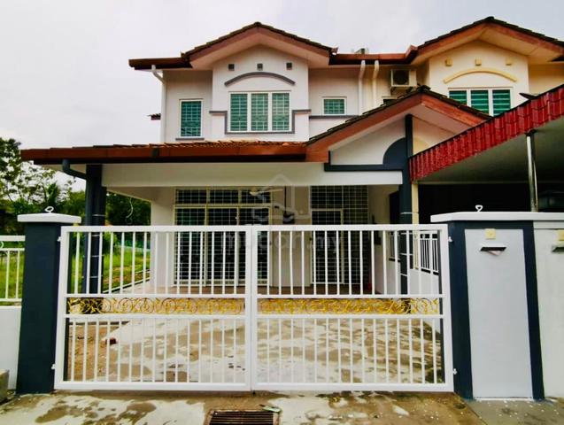 CORNER LOT EXTENDED Double Storey Terrace House Taman Sri Gading 1