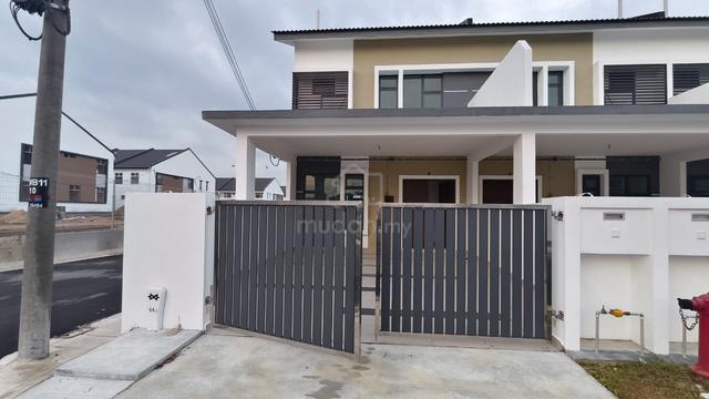 Bandar Layangkasa Double Storey Terrace House 4bed Pasir Gudang Johor 1