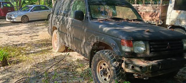 1997 Mitsubishi PAJERO 2.6 (M) - 2