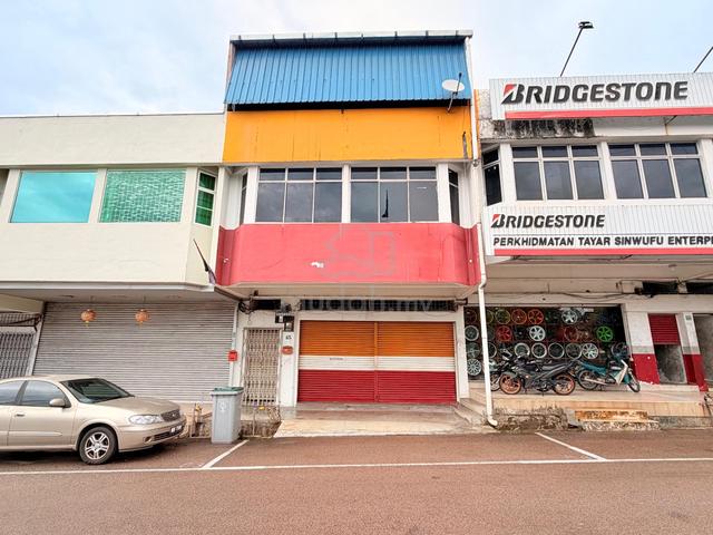 Taman Gunung Lambak (Kluang)Double Storey Ground Floor Rental 1
