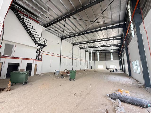 1.5 storey Corner factory for rent at Rinching Semenyih 2 adjoining 1