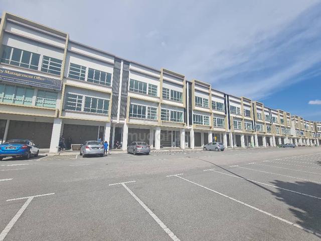 Freehold 3 Storey Shoplot at Bandar Bestari Klang For Sale 1