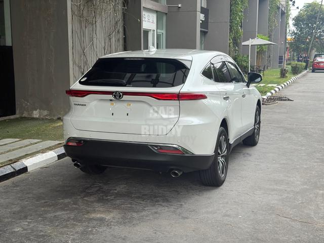 2023 Toyota Harrier G 2.0 - 2