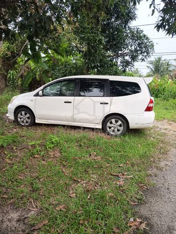 2010 Nissan GRAND LIVINA 1.6 IMPUL (A) - 4