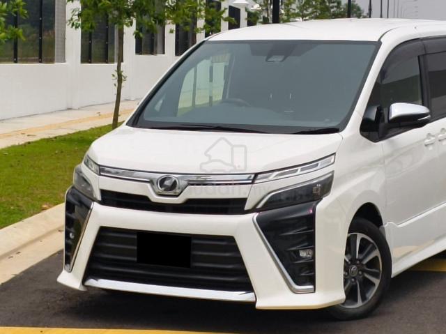 2018 Toyota VOXY 2.0 ZS KIRAMEKI P/Door MPV F/Loan - 5