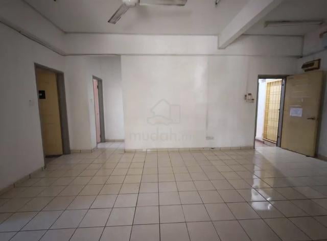 Taman Suria Shop Apartment 1