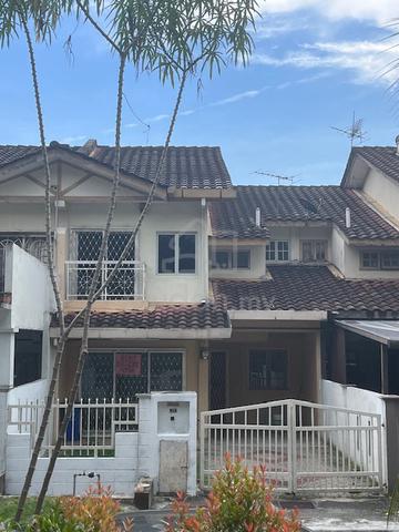 Double storey link house  in Section 27 next to Alam Megah for rent  1
