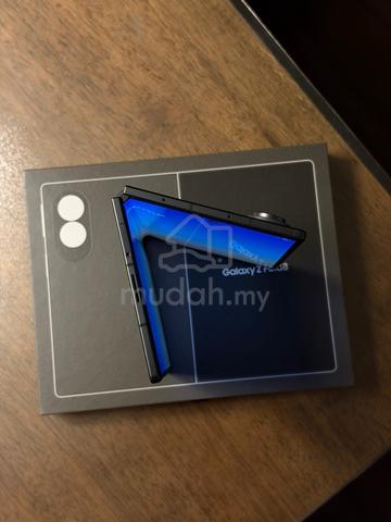 Samsung Galaxy Fold 8 12/256GB black like new - photo 6 of 6