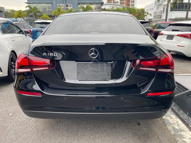 M/Benz A180 SE SEDAN 2021 / LOW MILEAGE + M/SEAT - 3