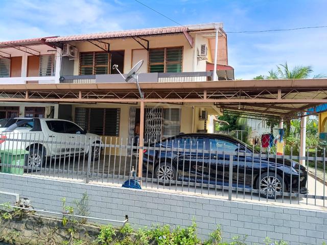 CORNER, Double Storey, NANAS ROAD 1