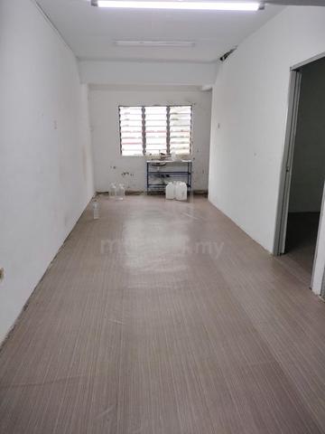 Taman Seruling Emas Flat 1