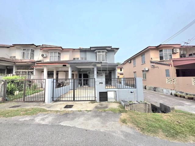 End lot‼️Facing Open💥Double Storey Taman Dahlia,Salak Tinggi Sepang 1