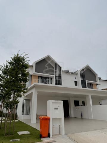 35x70 SEMI D IN NILAI SOUTH(BESIDE GOLF FIELD) 1