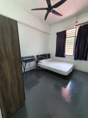 (Room For Rent) Middle Room @ USM. Walking Distance to USM 1