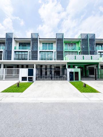 Freehold 3 Storey 7 Bedrooms Bangi Avenue 1