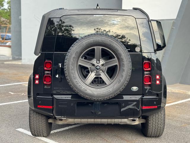 2022 Land Rover Defender 2.0 110S P300 4.5/B 36K - 4