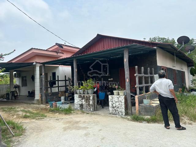 2 Buah Rumah Untuk Dijual Di Sitiawan, Perak 1