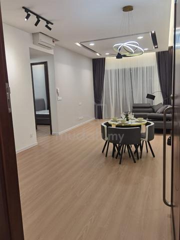 Queens Residences Q1 @ Queens Waterfront 1