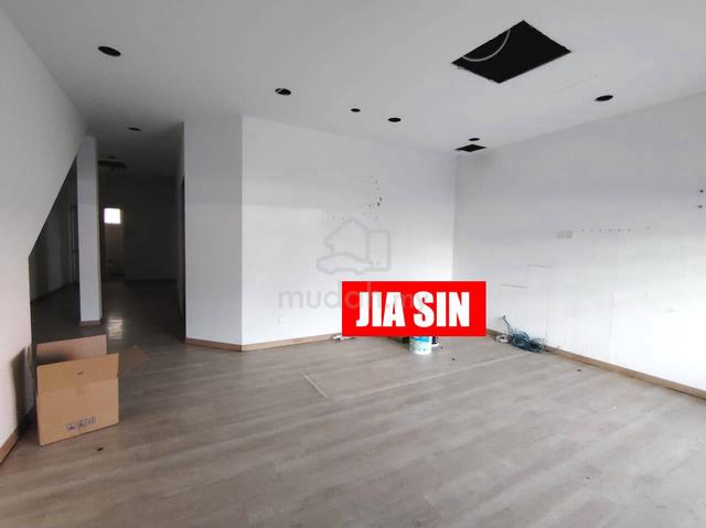 Ground Floor Intermediate Shop Lot for RENT @ Farlim Square, Ayer Itam 1