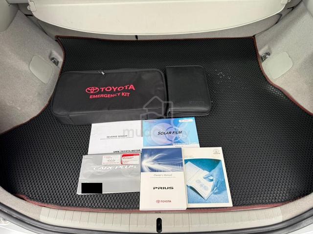 2013 Toyota PRIUS 1.8 LUXURY (HYBRID) (A) -NEWBATT - 3