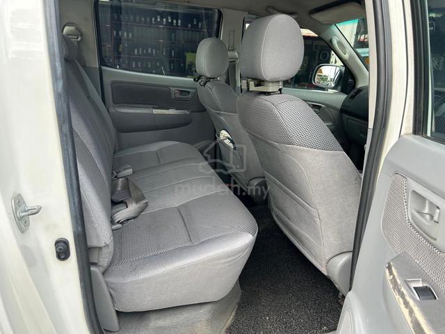 2011 Toyota HILUX 3.0 G DUAL CAB (A) - 4